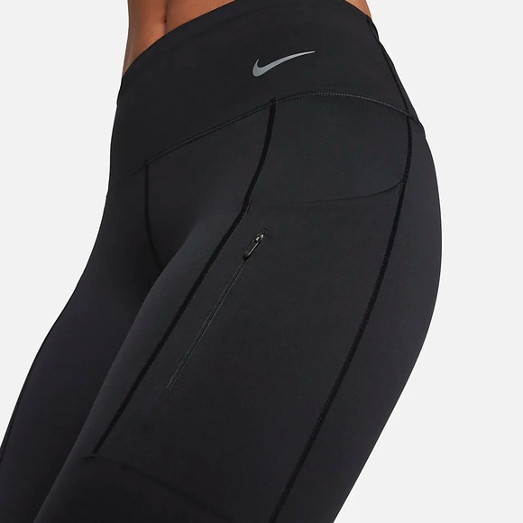 Lightly used (2x) Nike Go Leggings with Pockets - Picture 2 of 2